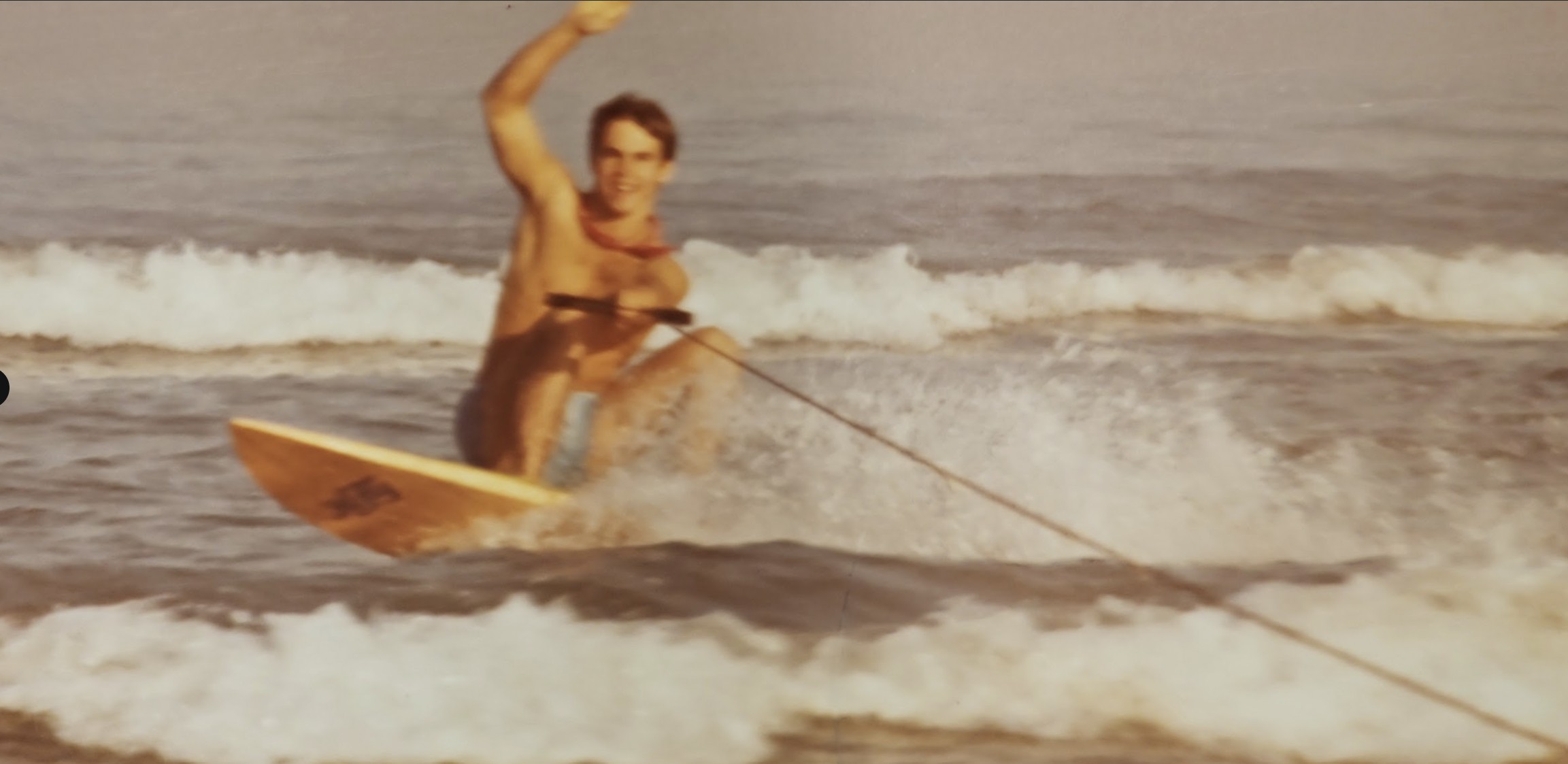 Avi_Bandana_surfing